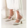 Werner Kern Ashley wit dames dansschoenen satijn gesloten teen 6 cm brede hak Werner Kern Ashley wit dames dansschoenen satijn gesloten teen 6 cm brede hak